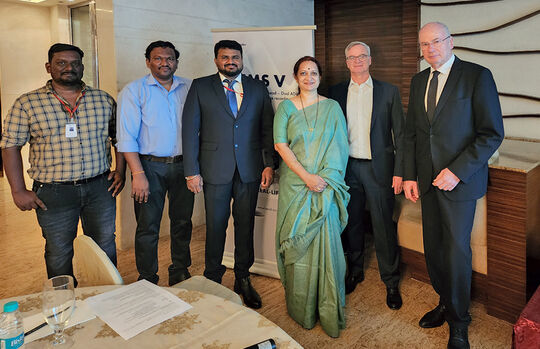 The start of the Indian subsidiary (from right to left): Prof. Dr. Klaus Genuit (Founder and Shareholder HEAD acoustics GmbH), Stephan Noth (Commercial Director HEAD acoustics GmbH), Manjula Srinivas (President HEAD India) and her team.